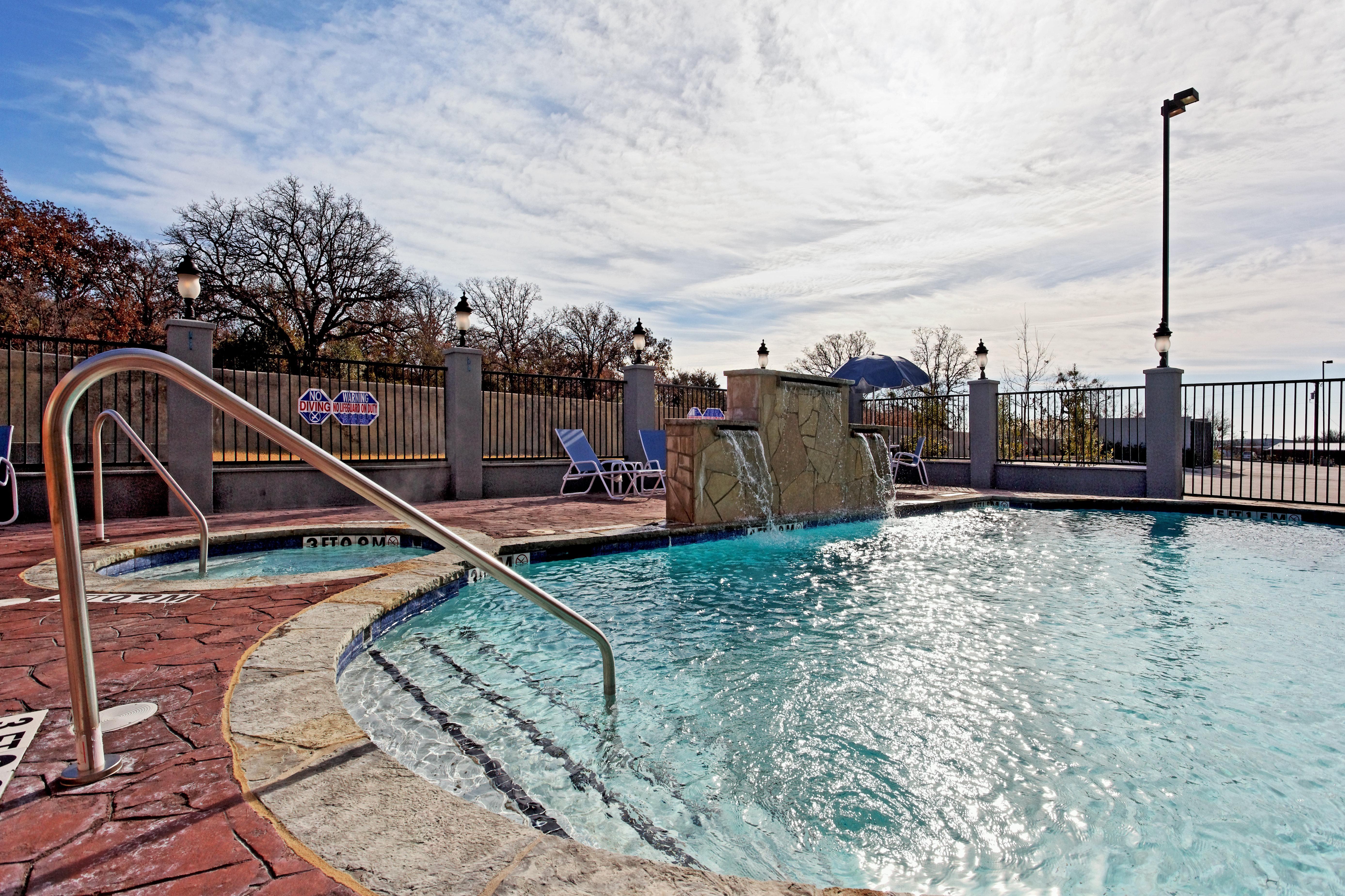 Holiday Inn Express & Suites Graham By Ihg Exterior foto